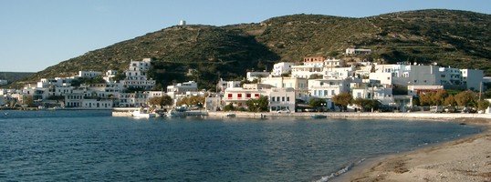 uitzicht op haventje in Saronic