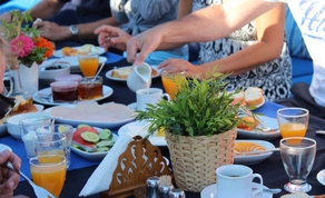 lunch aan boord van gulet