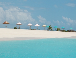 onbewoond eiland met prachtig strand